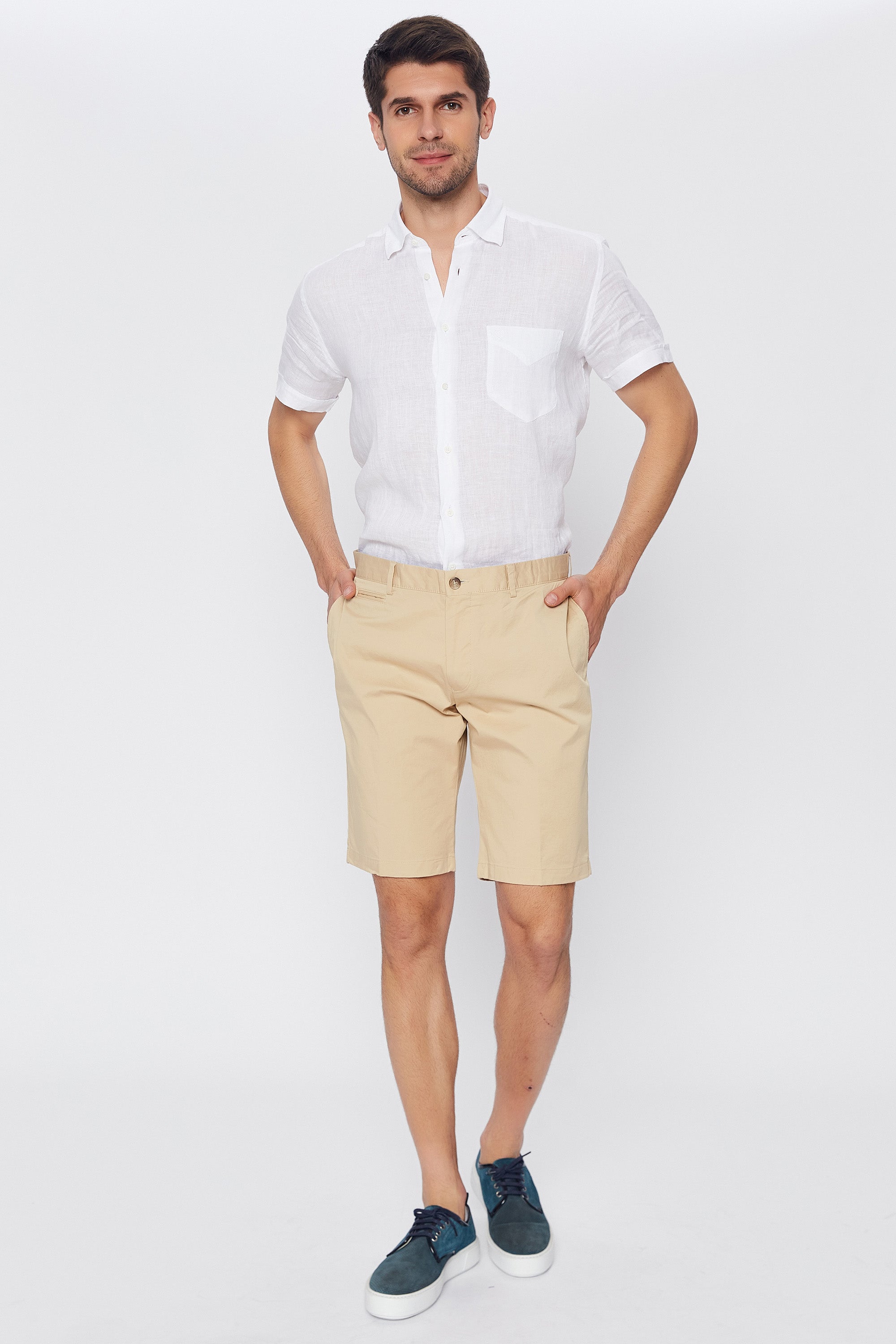 White shirt beige best sale shorts